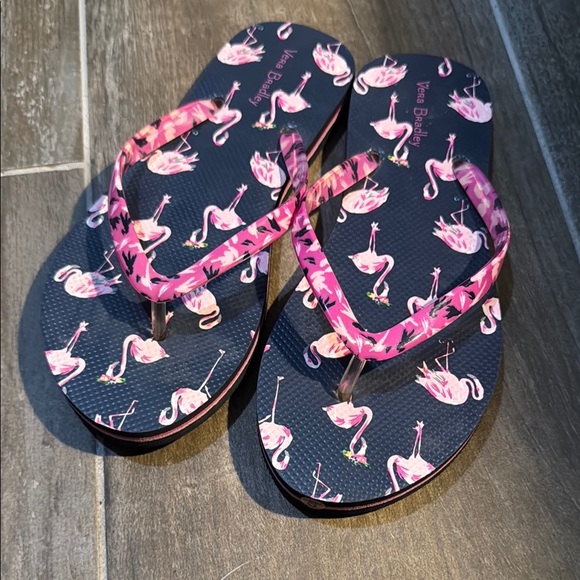 Vera Bradley Navy Flip Flops with Pink Flamingos - Picture 1 of 6